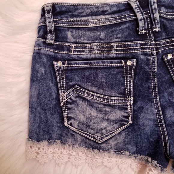 Acid Wash Jean Shorts with Lace Trim - Picture 4 of 7